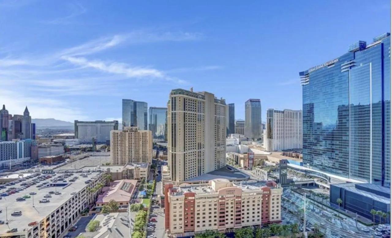 Apartment Balcony Full Strip View Suite Mgm Signature Free Valet Las Vegas United States