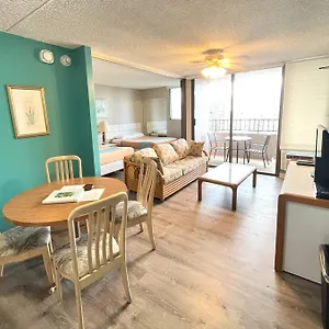  Holiday home Royal Kuhio 1703 - Spacious With Stunning Mountain Views In The Heart Of Waikiki! United States